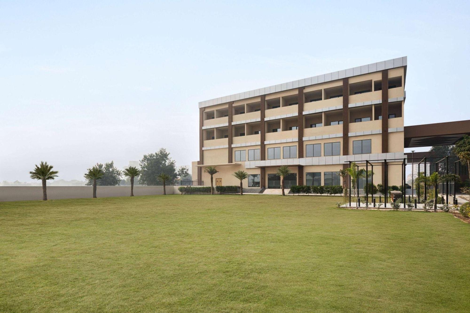 Wyndham Garden Sonipat Murthal Esterno foto