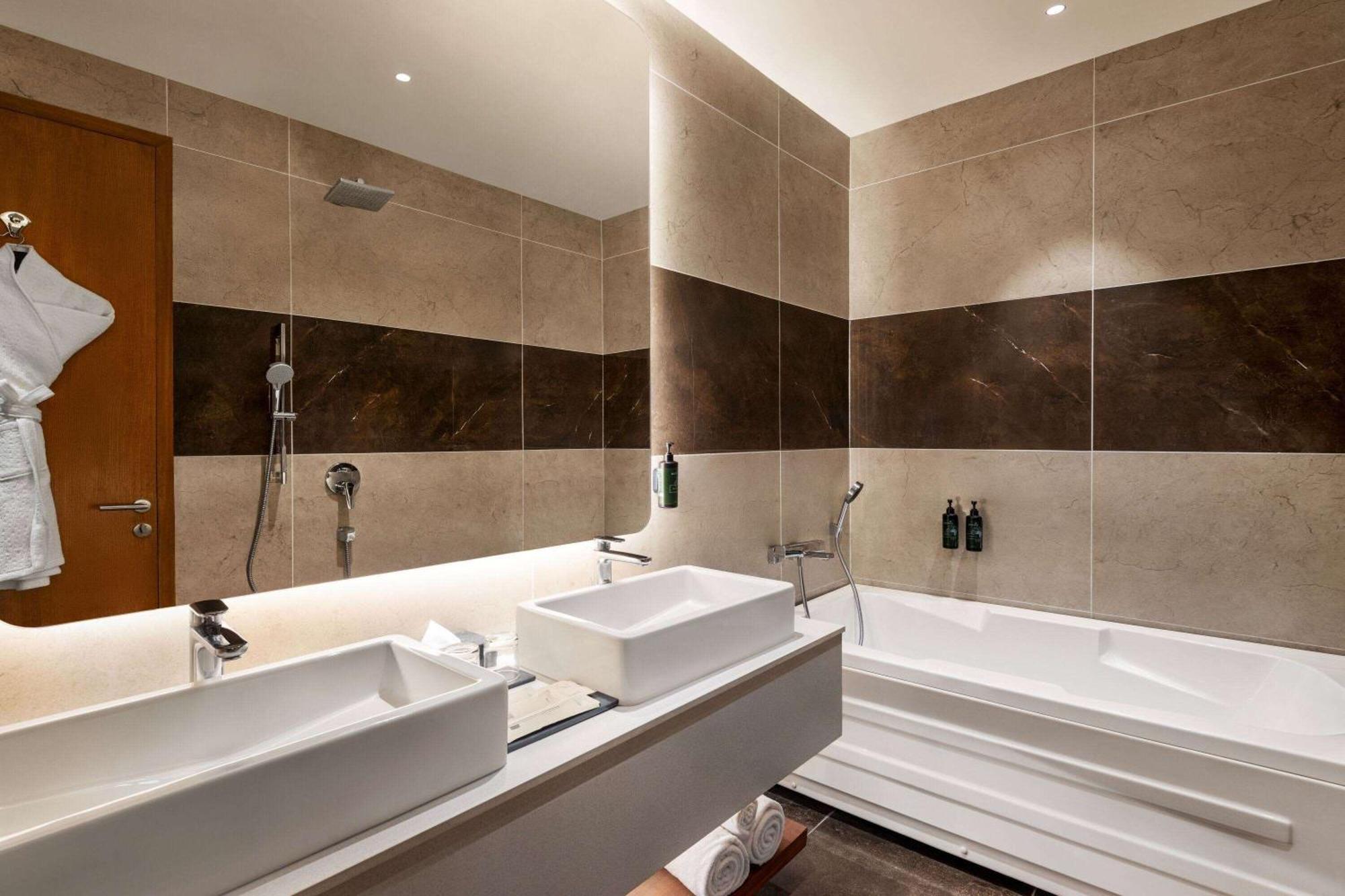 Wyndham Garden Sonipat Murthal Esterno foto